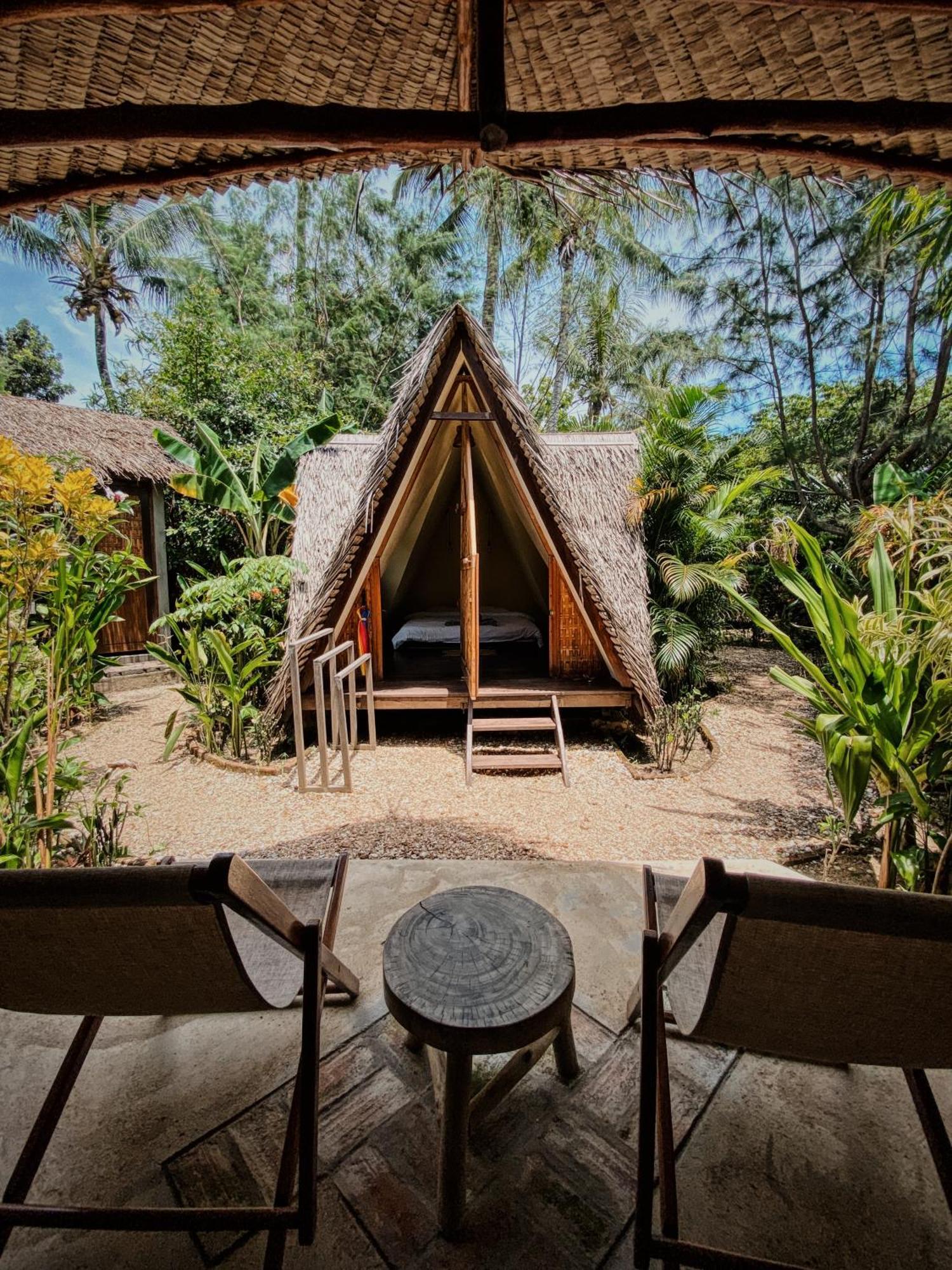 Basa-Basi Lodge Karimunjawa Exterior foto