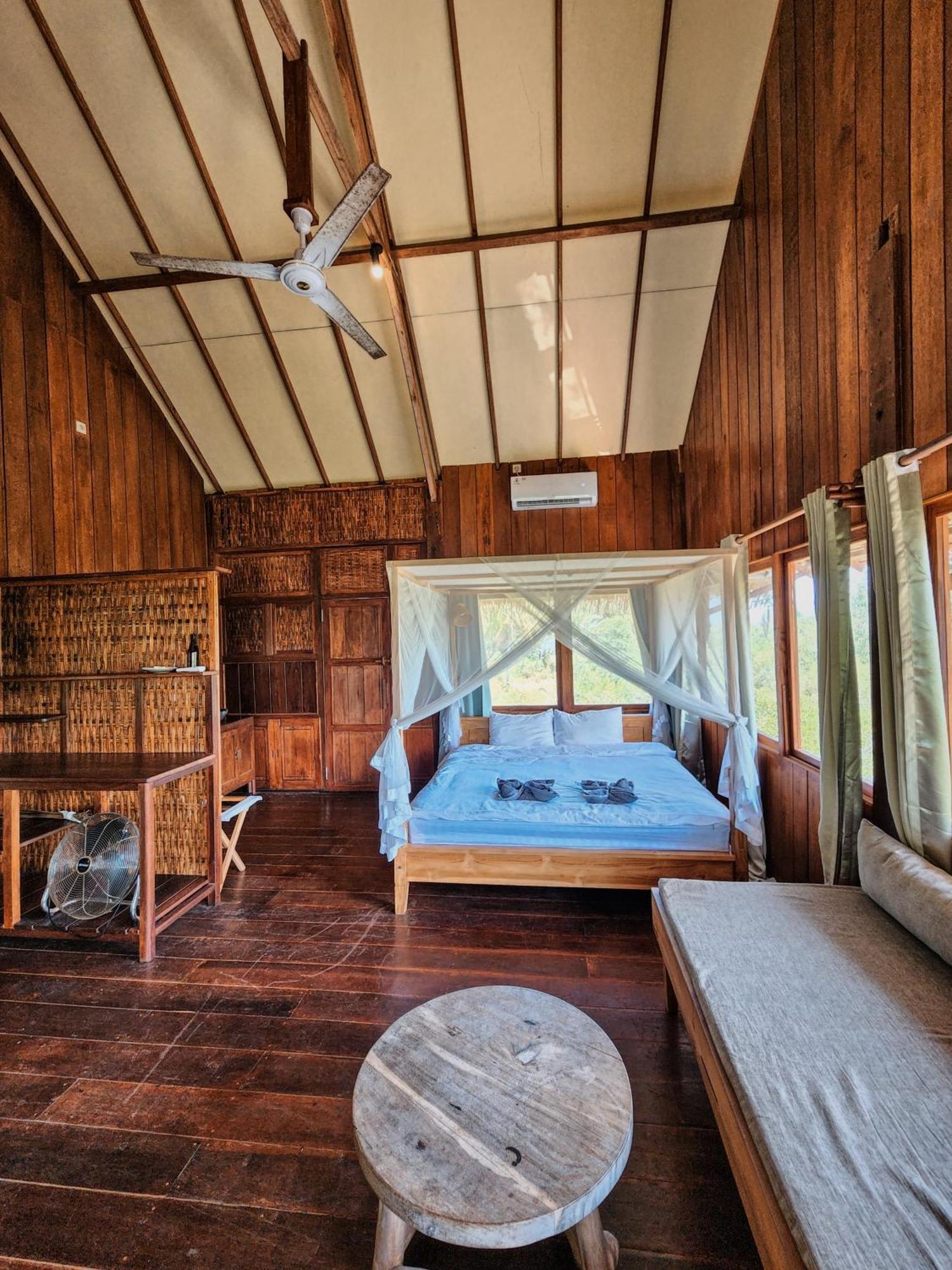 Basa-Basi Lodge Karimunjawa Exterior foto